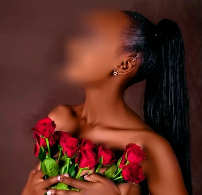 Helena, 23