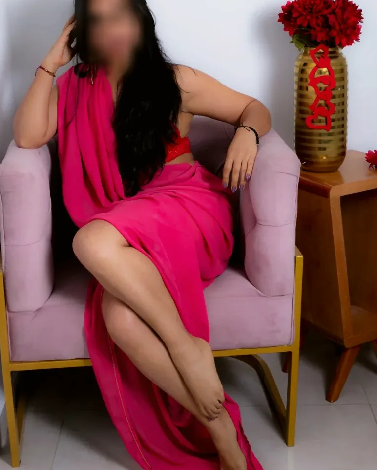 Leonie, 32