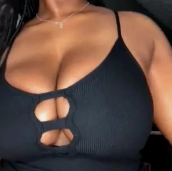 Nisa, 25