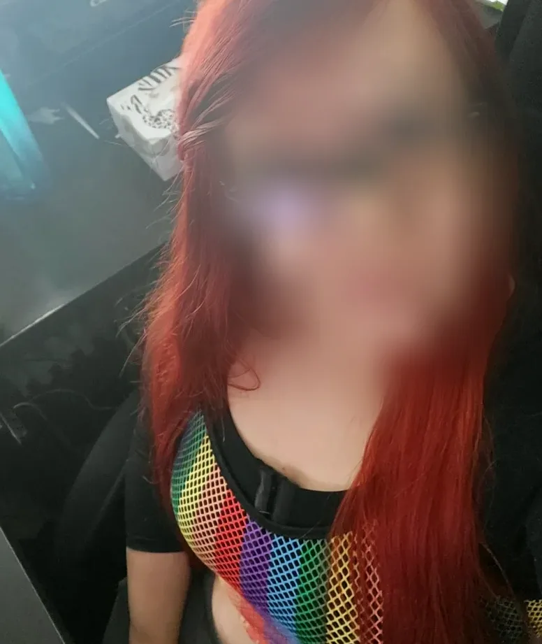 Nora, 29