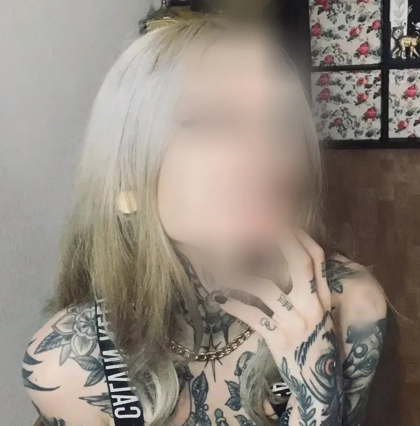 Sarah, 21